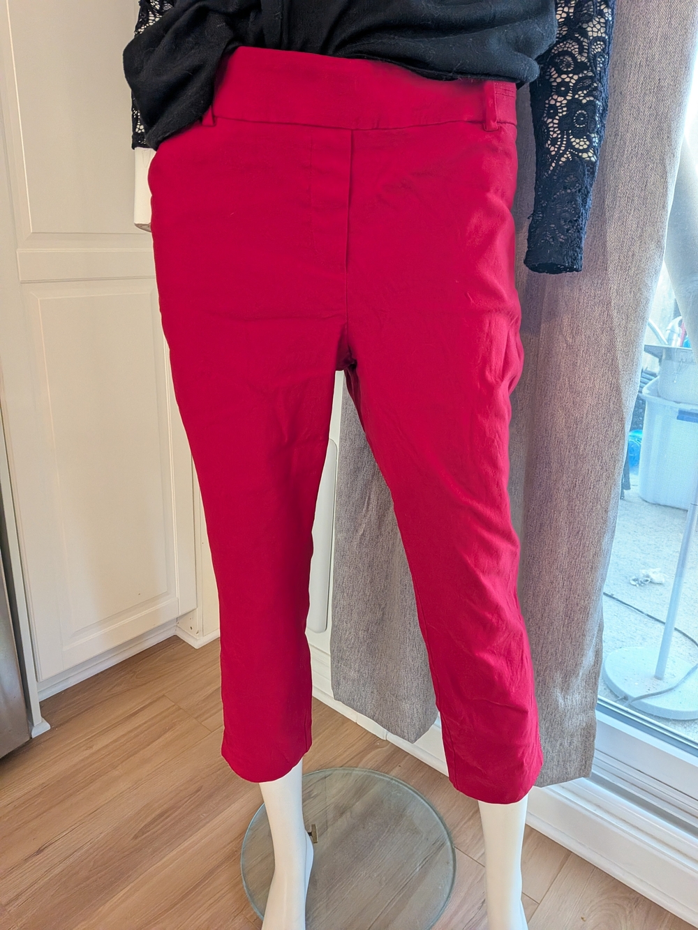 Women's Red Cropped Stretch Pants